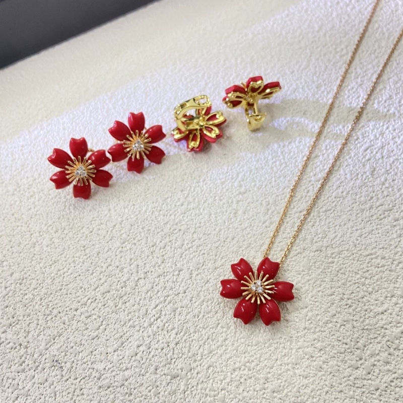 Vca Necklaces